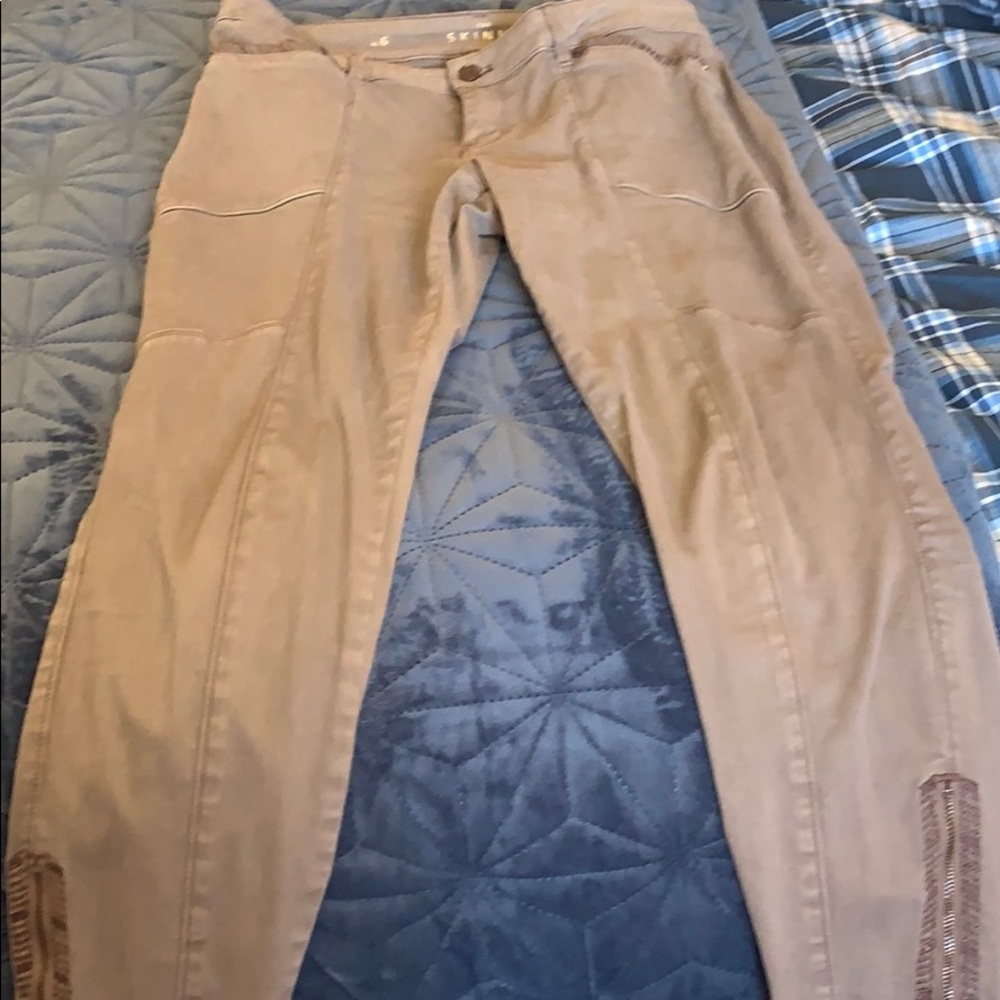 White House Black Jeans